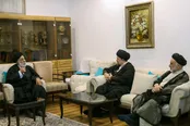 عکس: دیدار آیت الله سید حسن خمینی با حجت الاسلام و المسلمین سید هادی خامنه‌ای