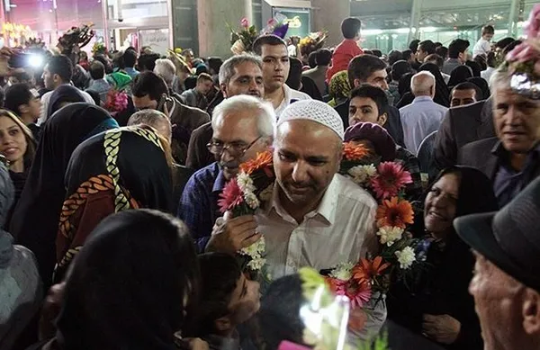 نخستین گروه از حجاج بیت الله الحرام بعد از ظهر پنج شنبه از فرودگاه امام خمینی (ره) به ایران وارد شدند./FNA
