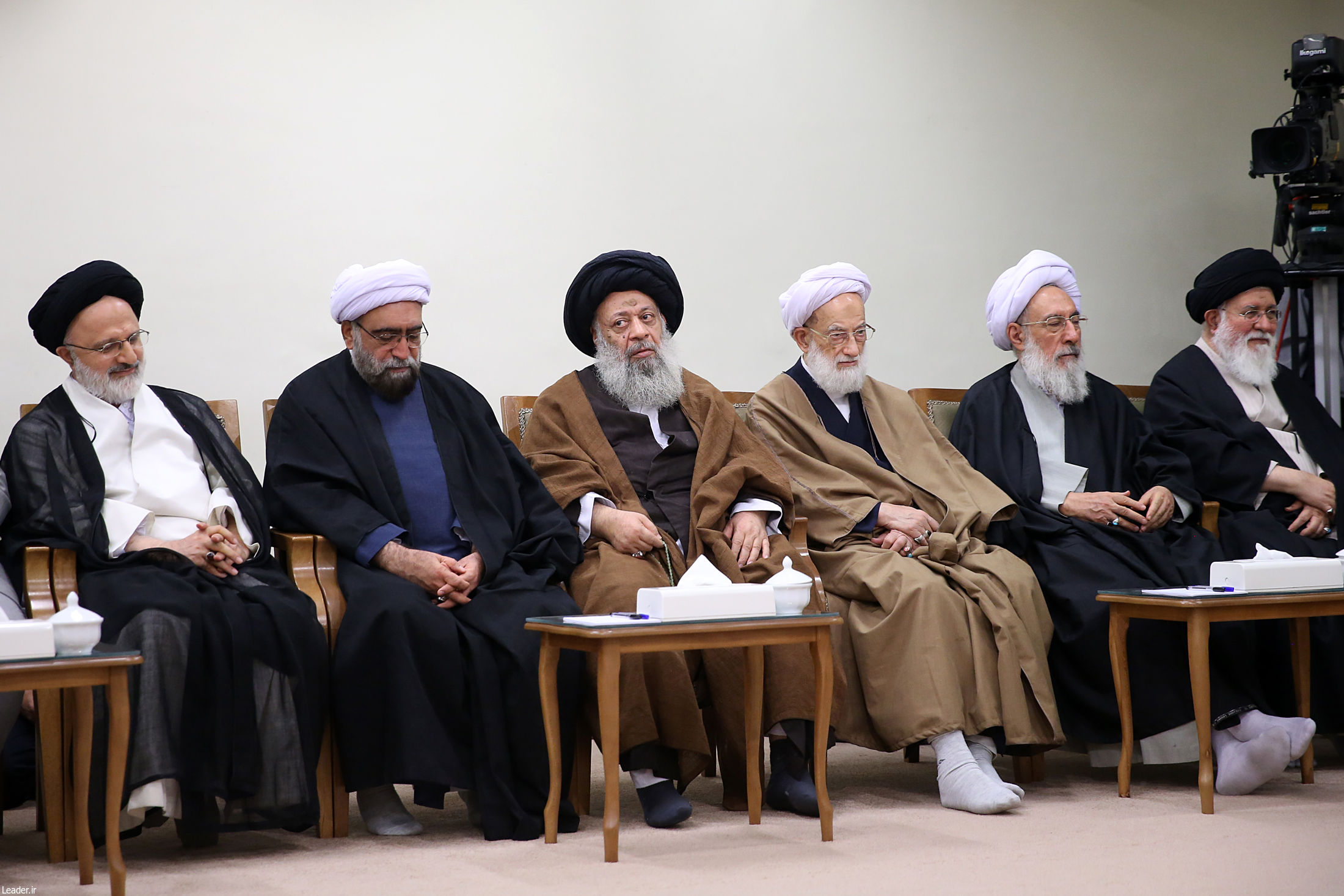دیدار رهبری با اعضای خبرگان