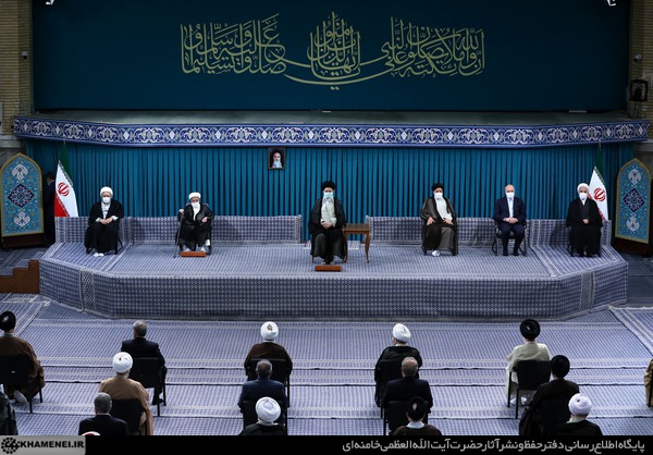 دیدار رهبری با اعضای کنفرانس وحدت