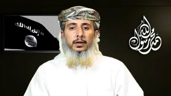 القاعده یمن رسما مسئولیت حمله هفته گذشته به دفتر مجله فرانسوی شارلی ابدو را به عهده گرفت.رهبر این گروه در پیامی ویدئویی اعلام کرده است که مهاجمان به شارلی ابدو دستور داشتند که به خاطر "توهین به پیامبر اسلام" به دفتر این مجله حمله کنند.در حمله هفته گذشته برادران کواشی به دفتر شارلی ابدو ۱۲ نفر کشته شدند. پیشتر اخباری از ارتباط این دو با شاخه تروریستی القاعده در یمن منتشر شده بود.در پیام ویدئویی آمده است: "سازمان القاعده در شبه&zwnj;جزیره عربستان مسئولیت عملیات انتقام " را به عهده می&zwnj;گیرد./BBC
