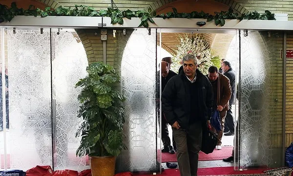 ابراهیم حاتمی کیا کارگردان سینما و تلویزیون