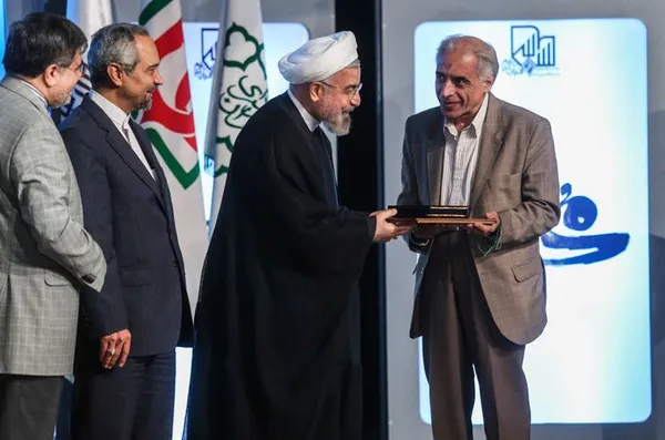 مراسم تجلیل از خادمان قرآن کریم با حضور رییس جمهور/ISNA
