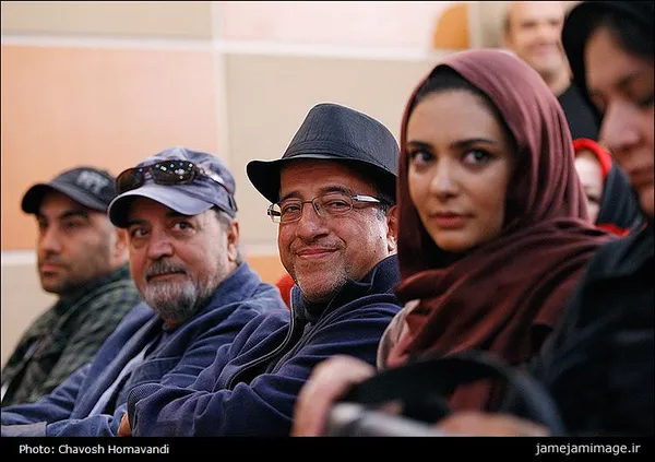 مراسم تقدیر از عوامل سریال پایتخت 2 در فرهنگسرای رسانه برگزار شد.
یک&zwnj;شنبه 25 فروردین 92
