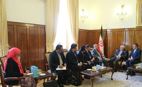پهین داتو وزیر دوم در امور خارجه و تجارت برونئی، روز شنبه با محمدجواد ظریف وزیر امور خارجه، دیدار و گفت وگو کرد/IRNA
