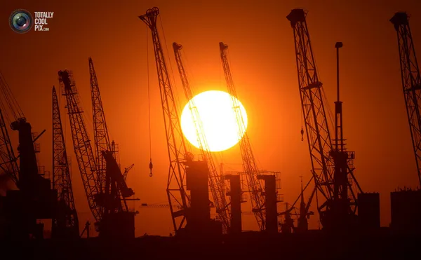 هامبورگ، آلمان: غروب در بندر هامبورگ
FABIAN BIMMER/REUTERS

