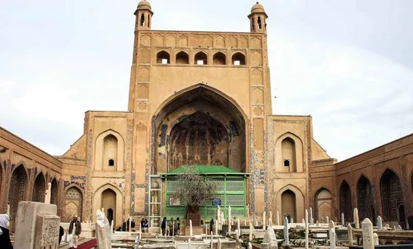 آرامگاه خواجه عبدالله انصاری؛ شیخ&zwnj;الاسلام ابواسماعیل عبدالله بن ابی&zwnj;منصور محمد معروف به &laquo;پیر هرات&raquo; و &laquo;پیر انصار&raquo; و &laquo;خواجه عبدالله انصاری&raquo; و &laquo;انصاری هروی&raquo;، دانشمند و عارف بود./Iscanews
