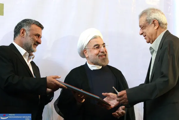 تقدیر از کشاورزان نمونه در چهارمین کنگره سراسری خانه کشاورز