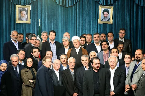 جمعی از فعالان اقتصادی اتاق بازرگانی روز چهارشنبه با آیت&zwnj;الله اکبر هاشمی رفسنجانی رئیس مجمع تشخیص مصلحت نظام دیدار کردند./IRNA
