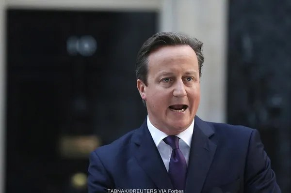 دیوید ویلیام دانِلد کامرون (به انگلیسی: David William Donald Cameron) (زادهٔ ۹ اکتبر ۱۹۶۶) نخست&zwnj;وزیر بریتانیا و رهبر حزب محافظه کار در این کشور است.