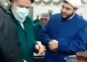 خادمی فرزند ارشد رهبر انقلاب در چایخانه حرم امام رضا(ع)
