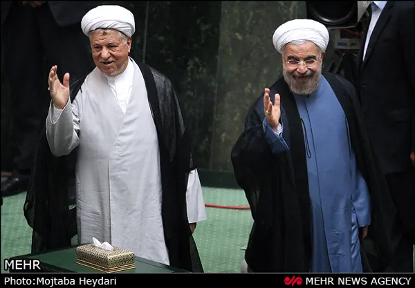 حرکت هماهنگ دستان روحانی و هاشمی