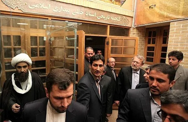 گنجینه اسناد خطی خانه بیداری اسلامی ظهر &zwnj;شنبه با حضور علی لاریجانی، رئیس مجلس شورای اسلامی افتتاح شد./FNA
