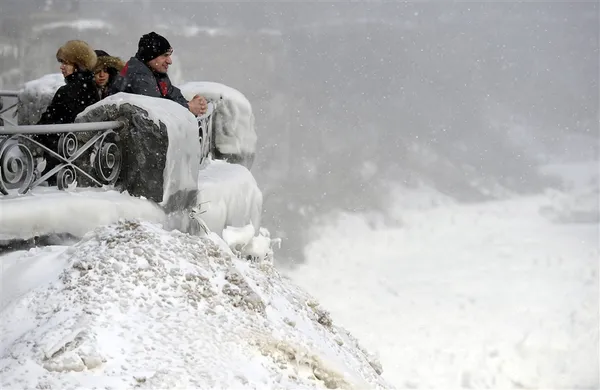 Aaron Harris / Reuters