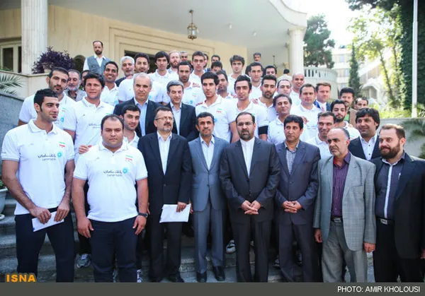 تقدیر از بازیکنان و کادر تیم ملی والیبال با حضور رییس جمهور  