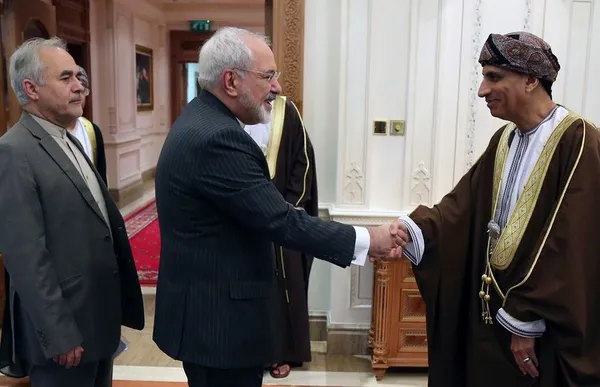 محمد جواد ظریف، وزیر امور خارجه ایران که در مسقط است، عصر سه شنبه با فهد بن محمود معاون نخست وزیر عمان دیدار کرد./IRNA

