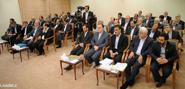 افطاری رهبر انقلاب و دولت