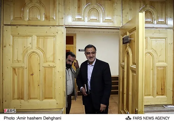 نشست خبری علیرضا زاکانی در روزهای که هنوز کاندیدای احتمالی ریاست جمهوری بود و از سوی شورای نگهبان رد صلاحیت نشده بود. یکشنبه 29 اردیبهشت 1392
