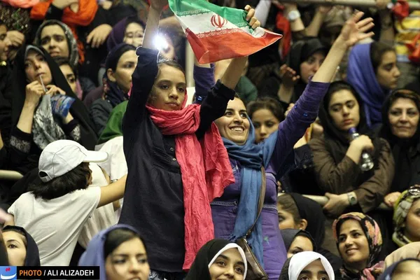 تصاویر آخرین حضور بانوان در ورزشگاه آزادی در جریان بازی ایران و ژاپن-18 شهریور 1391