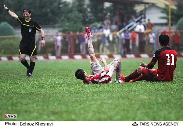 دیدار تیم های فوتبال پرسپولیس تهران و پرسپولیس قائم شهر		یکشنبه 2 تیر 1392