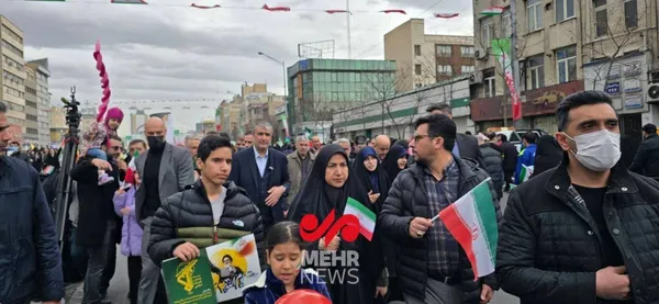 حضور رییس سازمان انرژی اتمی ایران در راهپیمایی ۲۲ بهمن