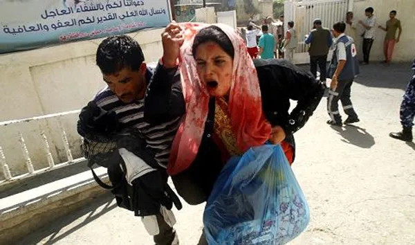 بنا به اعلام منابع فلسطینی، شمار شهدای حملات صهیونیستها به نوار غزه از ۱۵۰۰ تن گذشت. عمده این قربانیان افراد غیرنظامی هستند و صدها کودک نیز در میان آنان است./AFP-BBC
