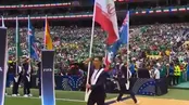 لحظه برافراشتن پرچم ایران در افتتاحیه جام جهانی
