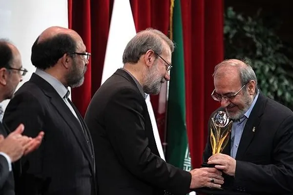 مراسم افتتاحیه همایش ملی متخصصان محیط زیست، صبح یکشنبه با حضور علی لاریجانی، رئیس مجلس شورای اسلامی در واحد علوم و تحقیقات دانشگاه آزاد برگزار شد./FNA
