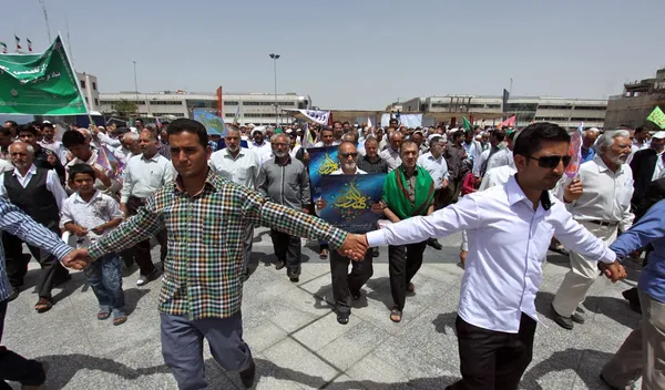 اجتماع منتظران ظهور روز جمعه همزمان با سالروز میلاد حضرت صاحب الزمان مهدی موعود (عج) با حضور پرشور زائران و مجاوران حرم منور رضوی در مشهد مقدس برگزار شد./IRNA
