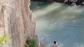 شیوه خطرناک آب بازی در افغانستان