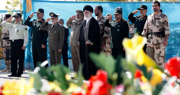 مراسم صبحگاه مشترک يگانهاي نظامي، انتظامي و بسيج استان خراسان شمالي در حضور رهبر انقلاب

21/07/91