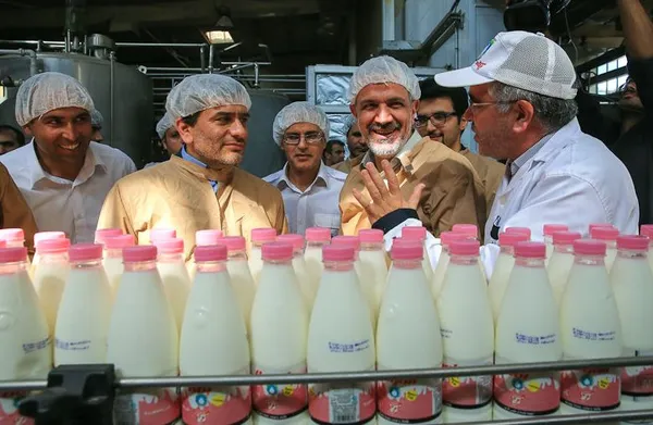 تهران&zwnj;گردی احمد مسجدجامعی و خبرنگاران حوزه شهری و میراث فرهنگی در منطقه ۱۸/ISNA

