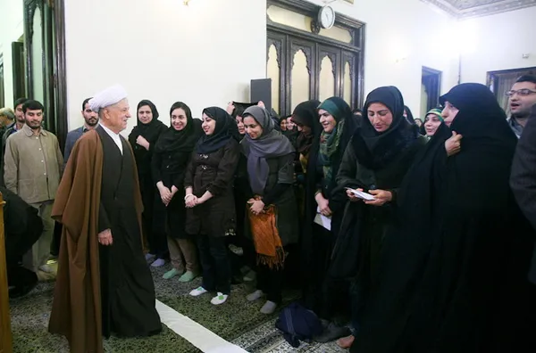 دیدار جمعی از دانشجویان دانشگاههای سراسر کشور با آیت&zwnj;الله هاشمی&zwnj;رفسنجانی/ایسنا
