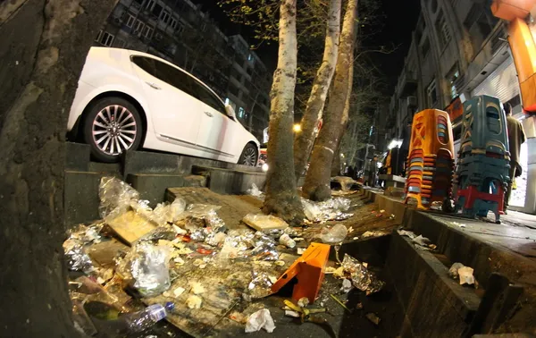 فقدان"وجدان بیدار" اسباب دردسر رفتگران در شبهای شلوغ بساطیها/تابناک
