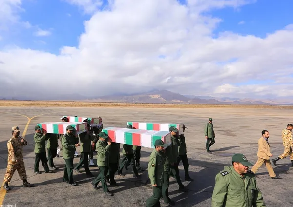 تشییع پیکر چهار شهید گمنام در کرمان آیین استقبال و تشییع پیکرهای مطهر چهار شهید گمنام دفاع مقدس، روز شنبه از مسیر فرودگاه تا حسینیه ثارالله کرمان برگزار شد