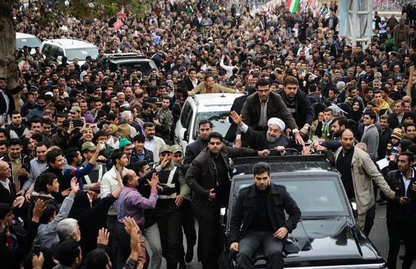 حجت الاسلام حسن روحانی رئیس جمهور صبح روز سه شنبه در دیدار با مردم استان گلستان وارد شهر گرگان شد. /MNA
