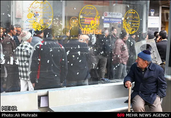 صف پیش فروش بلیط نوروزی، دوشنبه ۷ اسفند ۱۳۹۱