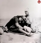 «زن شپش‌گیر» در دوره قاجار +عکس
