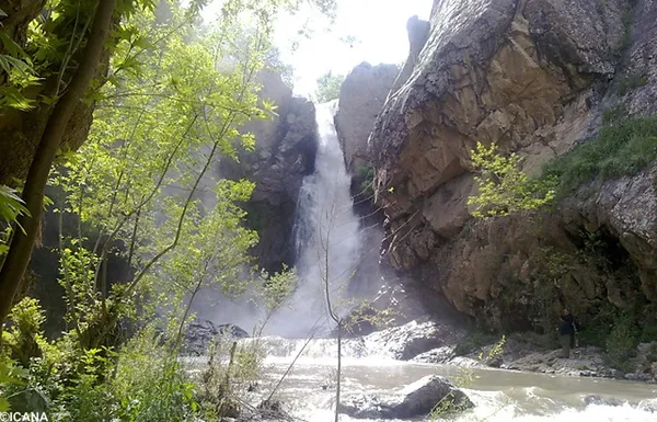 آبشار شلماش سردشت