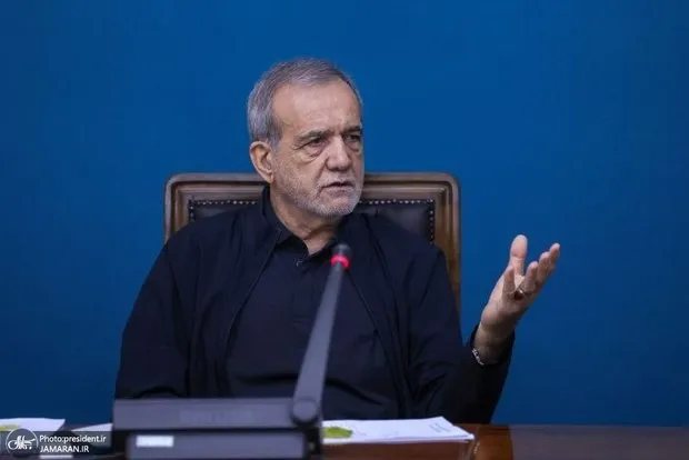 پزشکیان: جنگ همیشه راه‌حل عبور از مشکلات نیست/ وقتی پیمانی بسته شد، باید گردن را در گرو پیمان گذاشت و در برابر پیمان‌شکنی ایستاد/ کسانی که از این تفاهم‌نامه دفاع کردند، به فکر عزت و سربلندی کشور هستند؛ افراد واداده‌ای نیستند و در میدان جنگ حضور دارند