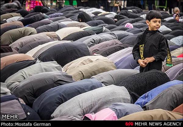 اقامه نماز ظهر عاشورا در ساری