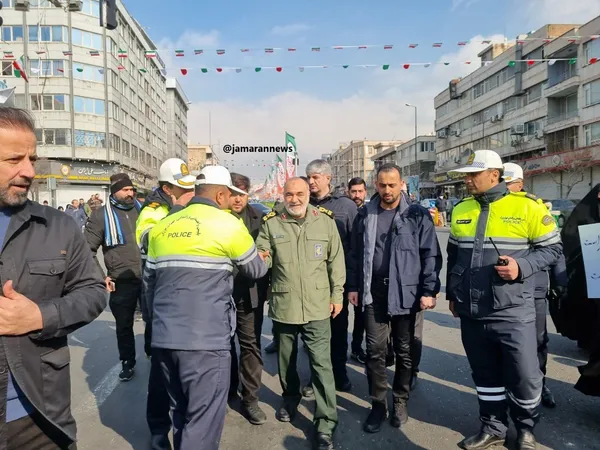 سردار حسین سلامی، فرمانده کل سپاه پاسداران

امیر موسوی، فرمانده کل ارتش جمهوری اسلامی