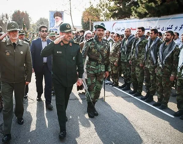 گردهمایی ۵۰۰۰ هزار نفری بسیجیان وزارت دفاع و پشتیبانی نیروهای مسلح با نام &laquo;میثاق با ولایت&raquo; بعد از ظهر امروز با حضور سردار حسین دهقان وزیر دفاع برگزار شد./TASNIM
