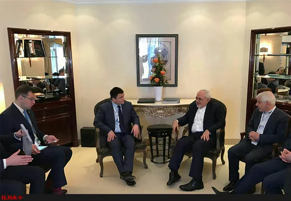 وزیر امور خارجه اوکراین در حاشیه کنفرانس امنیتی مونیخ با محمد جواد ظریف همتای ایرانی خود دیدار و گفت&zwnj;وگو کرد.