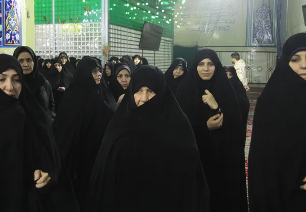 شهیندخت مولاوردی معاون امور زنان و خانواده ریاست جمهوری و اعضای کمیته امور زنان و خانواده ستاد دهه فجر، روز سه شنبه با حضور در حرم مطهر امام خمینی(ره) با آرمان&zwnj;های بنیانگذار کبیر انقلاب اسلامی تجدید میثاق کردند/ایرنا
