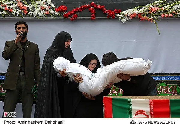 مراسم تشییع دو شهید گمنام در دانشگاه علوم پزشکی شهید بهشتی
یک&zwnj;شنبه 25 فروردین 92
