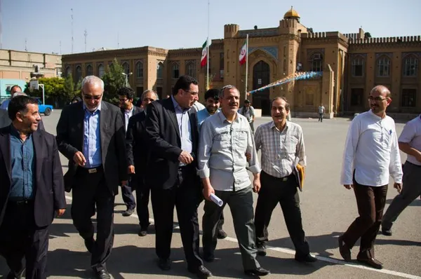 تهران&zwnj;گردی احمد مسجدجامعی و خبرنگاران حوزه شهری و میراث فرهنگی در منطقه ۶/ISNA
