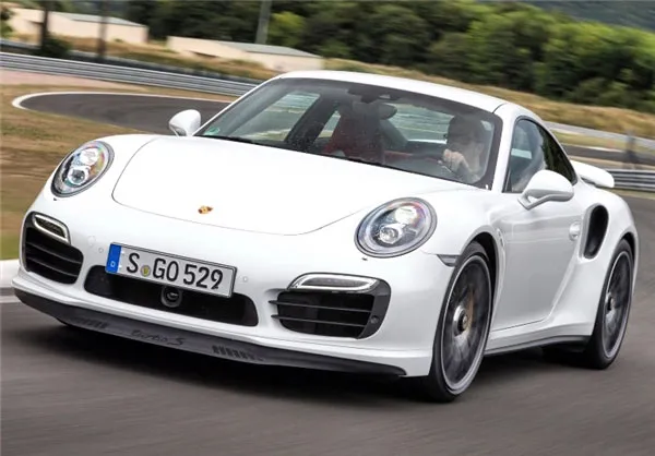 Porche911Turbo  شتاب از صفر به 100 در 3.1 ثانیه و سرعت 318 کیلومتر در ساعت