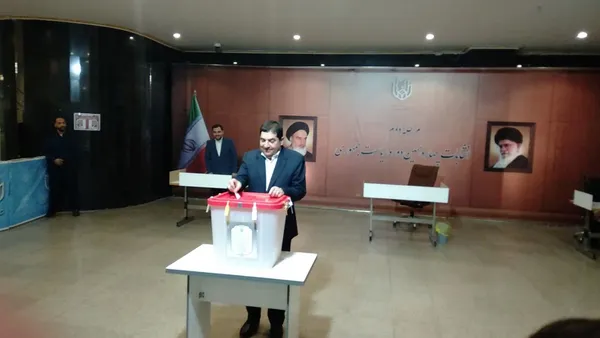 محمد مخبر سرپرست ریاست جمهوری: به دقت، حفظ سلامت انتخابات و صیانت از حق مردم را در دولت پیگیری می&zwnj;کنیم و به مردم اطمینان می&zwnj;دهم دولت بدون هیچ گرایشی این انتخابات را برگزار می&zwnj;کند.